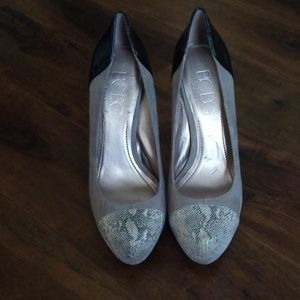 Never worn BCBG heel